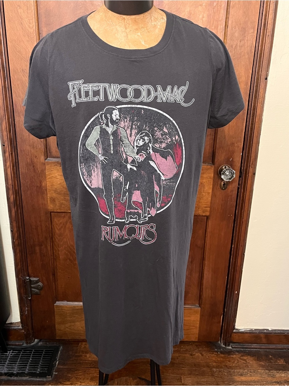 Vintage-Inspired Rumours Graphic Tunic Tee - Black